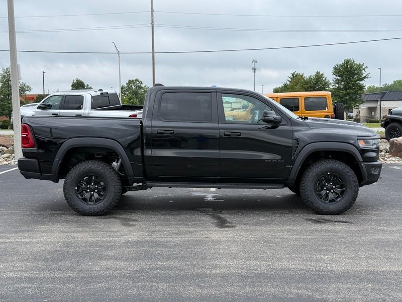 Ram 1500 Vehicle Full-screen Gallery Image 2