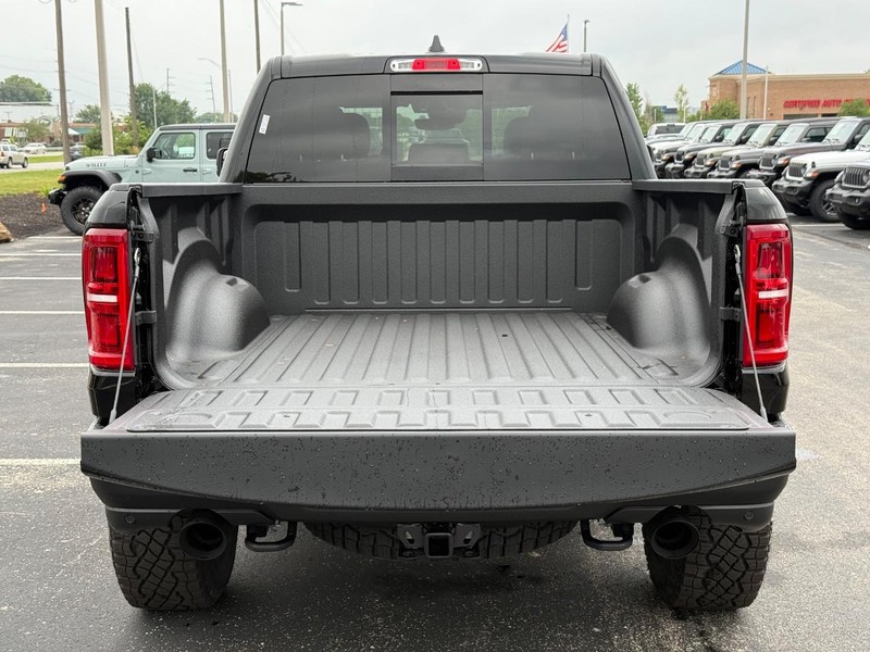Ram 1500 Vehicle Full-screen Gallery Image 7