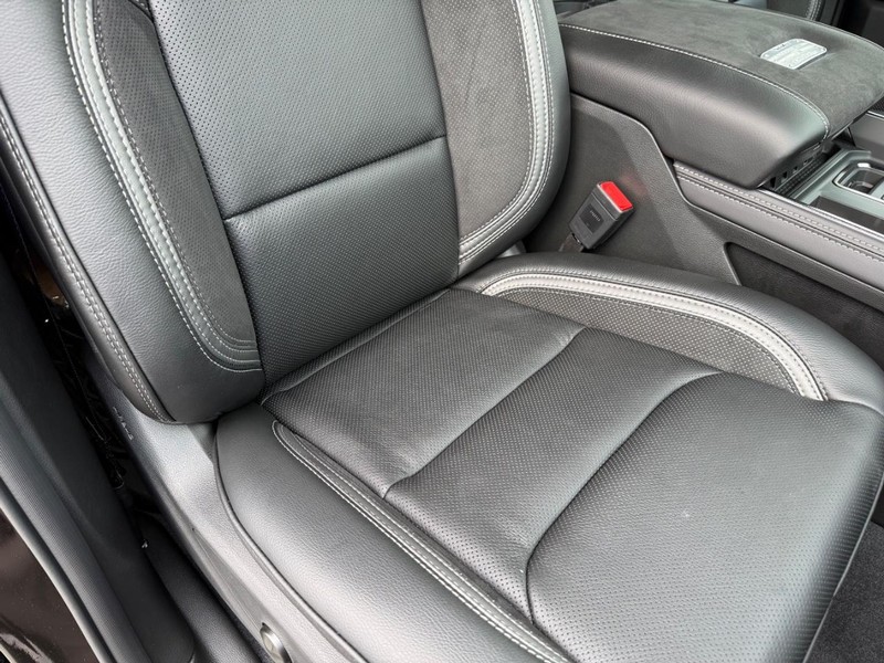 Ram 1500 Vehicle Full-screen Gallery Image 16