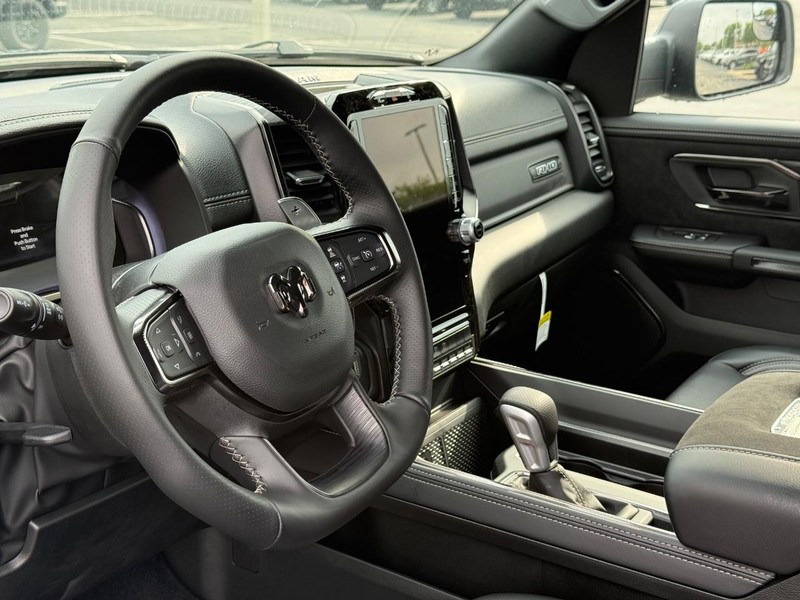 Ram 1500 Vehicle Full-screen Gallery Image 19