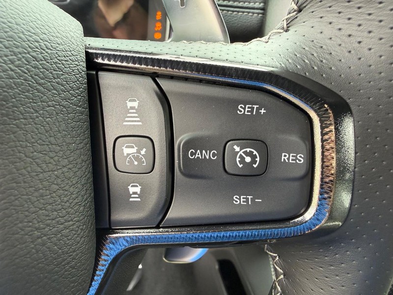 Ram 1500 Vehicle Full-screen Gallery Image 22