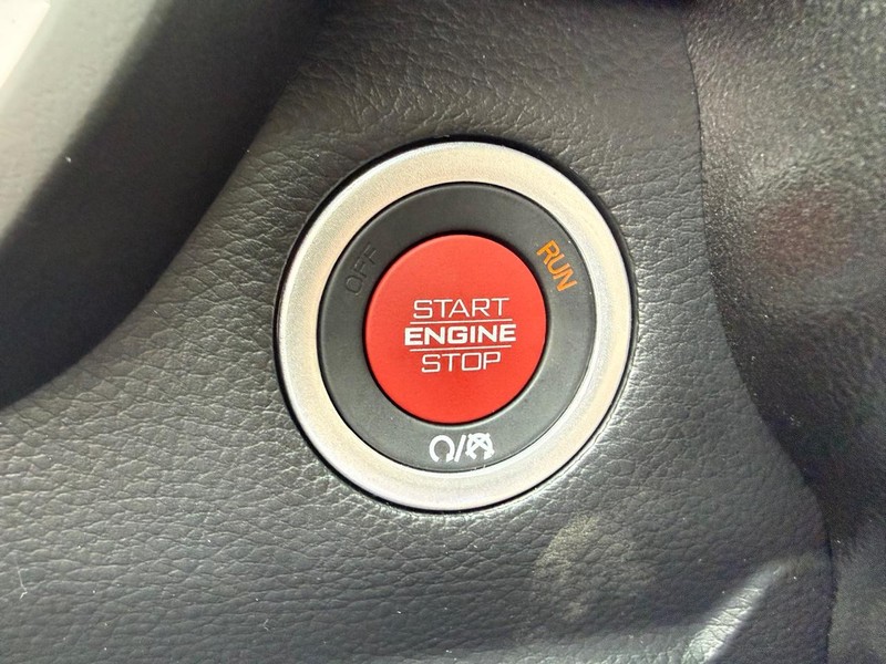 Ram 1500 Vehicle Full-screen Gallery Image 23