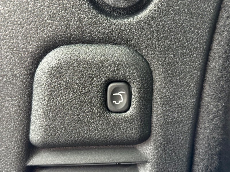 Dodge Durango Vehicle Full-screen Gallery Image 8
