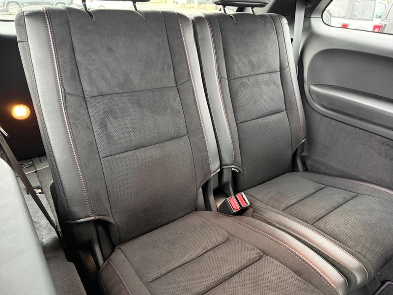 Dodge Durango Vehicle Full-screen Gallery Image 12