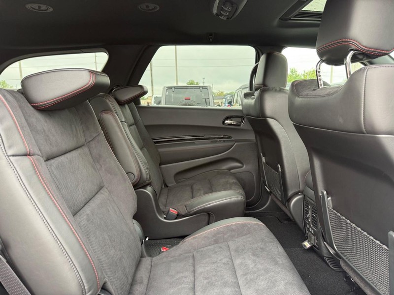 Dodge Durango Vehicle Full-screen Gallery Image 13
