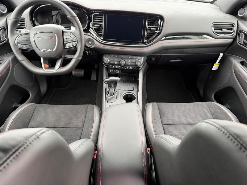 Dodge Durango Vehicle Full-screen Gallery Image 16