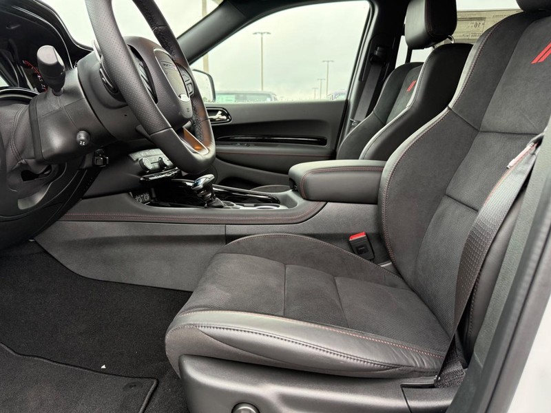 Dodge Durango Vehicle Full-screen Gallery Image 21