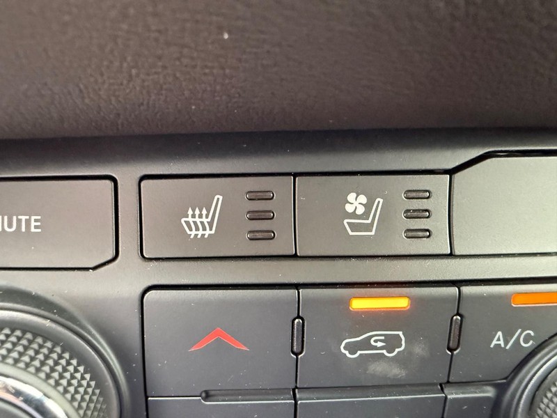 Dodge Durango Vehicle Full-screen Gallery Image 26