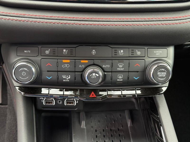 Dodge Durango Vehicle Full-screen Gallery Image 29