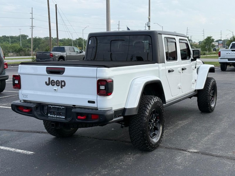 Jeep Gladiator Vehicle Full-screen Gallery Image 3