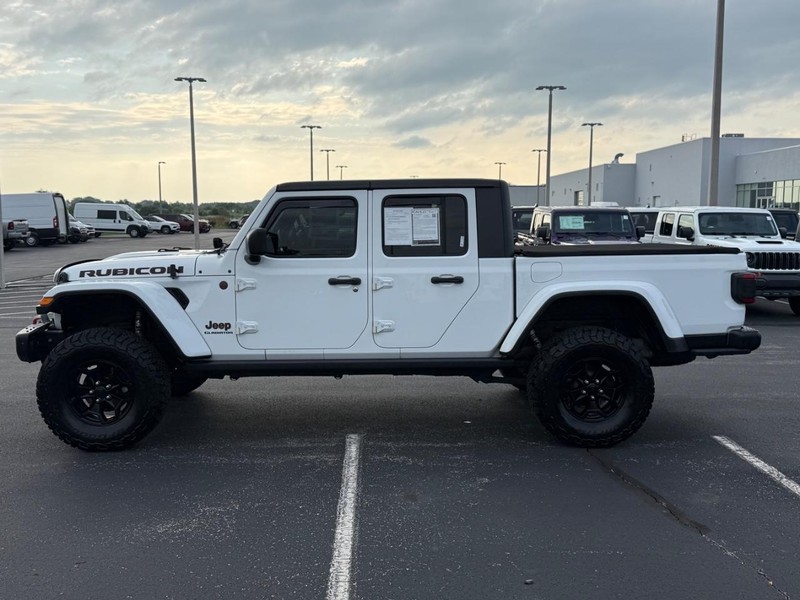 Jeep Gladiator Vehicle Full-screen Gallery Image 8