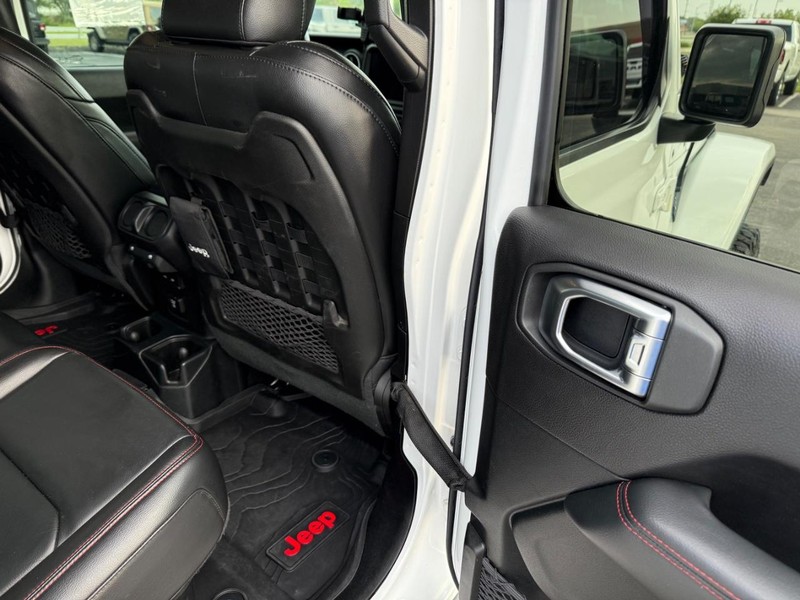 Jeep Gladiator Vehicle Full-screen Gallery Image 12