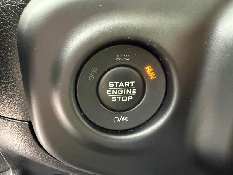 Jeep Gladiator Vehicle Full-screen Gallery Image 22