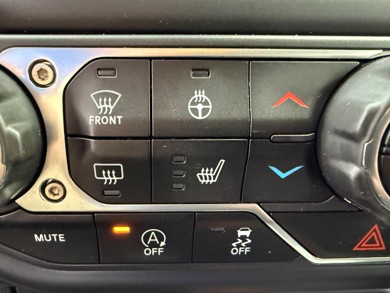 Jeep Gladiator Vehicle Full-screen Gallery Image 23