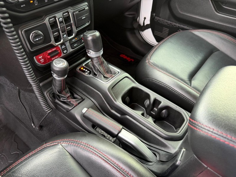 Jeep Gladiator Vehicle Full-screen Gallery Image 27