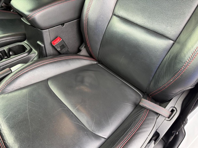 Jeep Gladiator Vehicle Full-screen Gallery Image 31