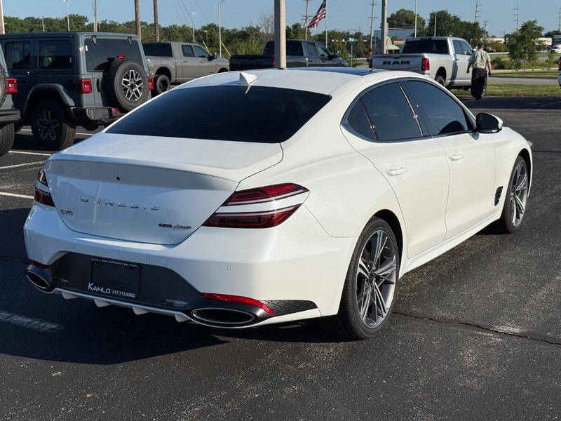 Genesis G70 Vehicle Full-screen Gallery Image 3