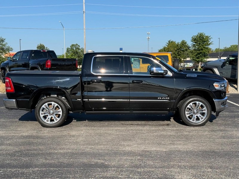 Ram 1500 Vehicle Full-screen Gallery Image 2