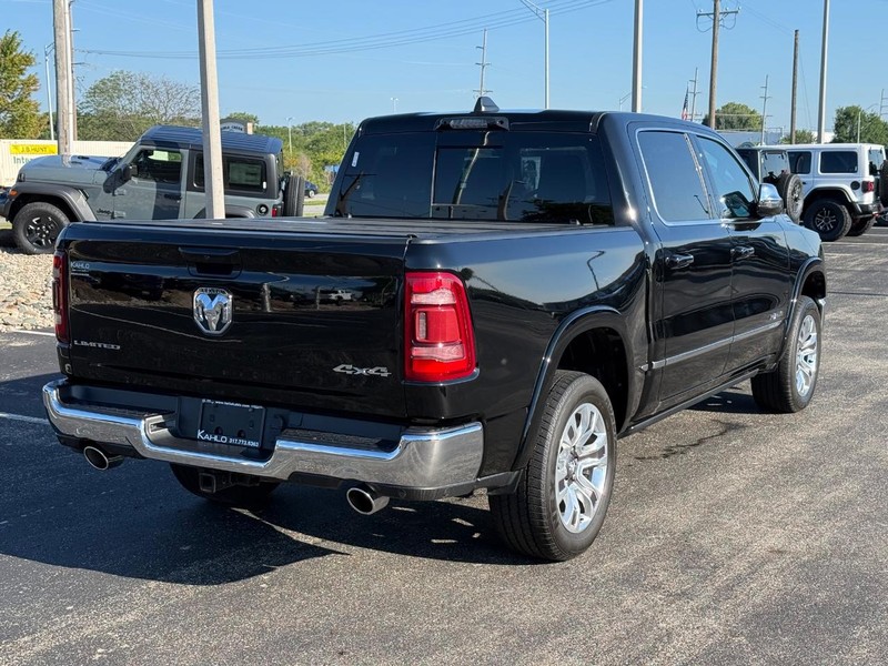 Ram 1500 Vehicle Full-screen Gallery Image 3