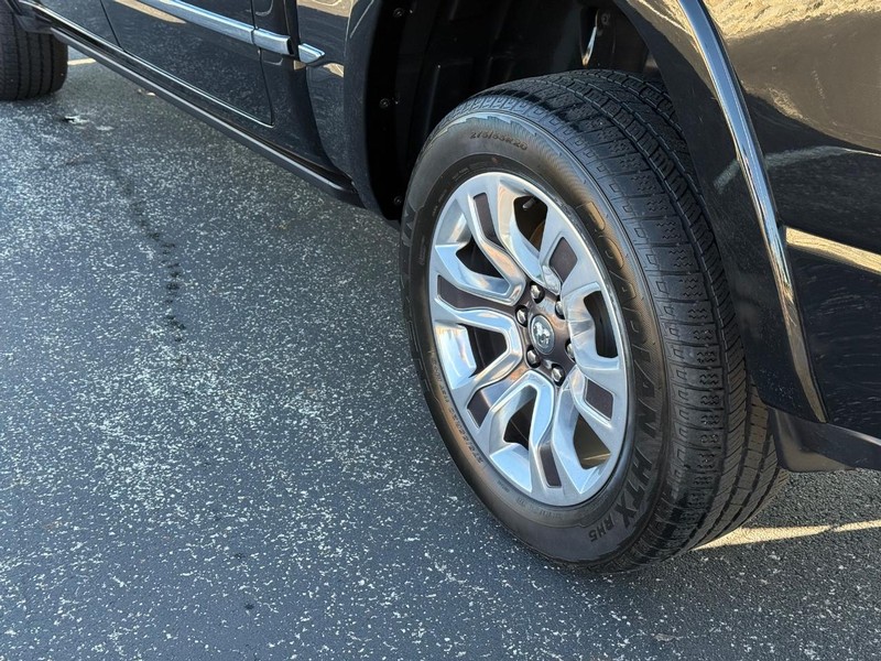 Ram 1500 Vehicle Full-screen Gallery Image 6
