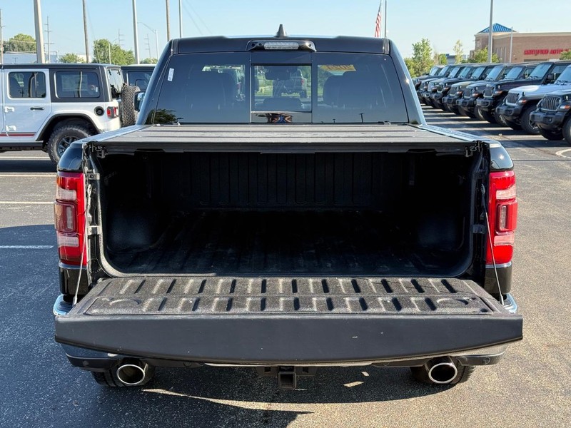Ram 1500 Vehicle Full-screen Gallery Image 7