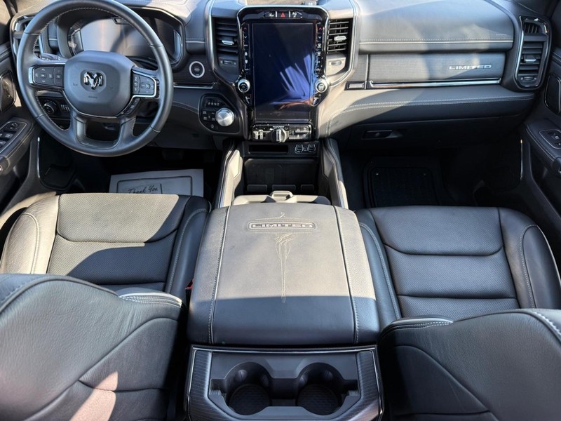 Ram 1500 Vehicle Full-screen Gallery Image 13