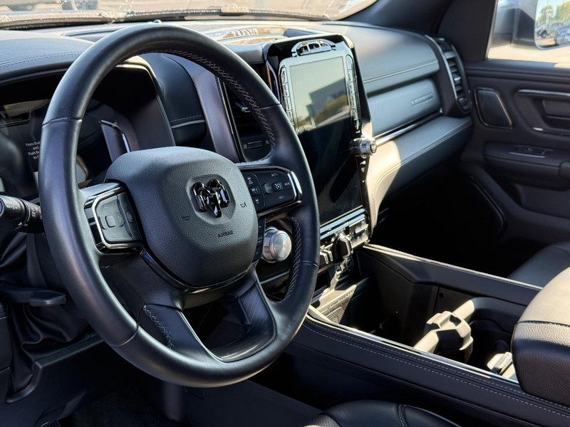 Ram 1500 Vehicle Full-screen Gallery Image 19