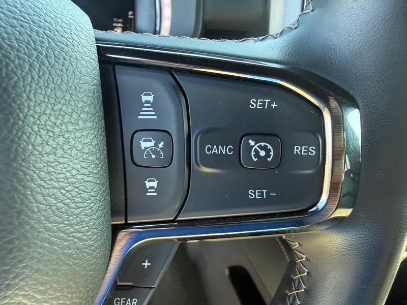 Ram 1500 Vehicle Full-screen Gallery Image 21