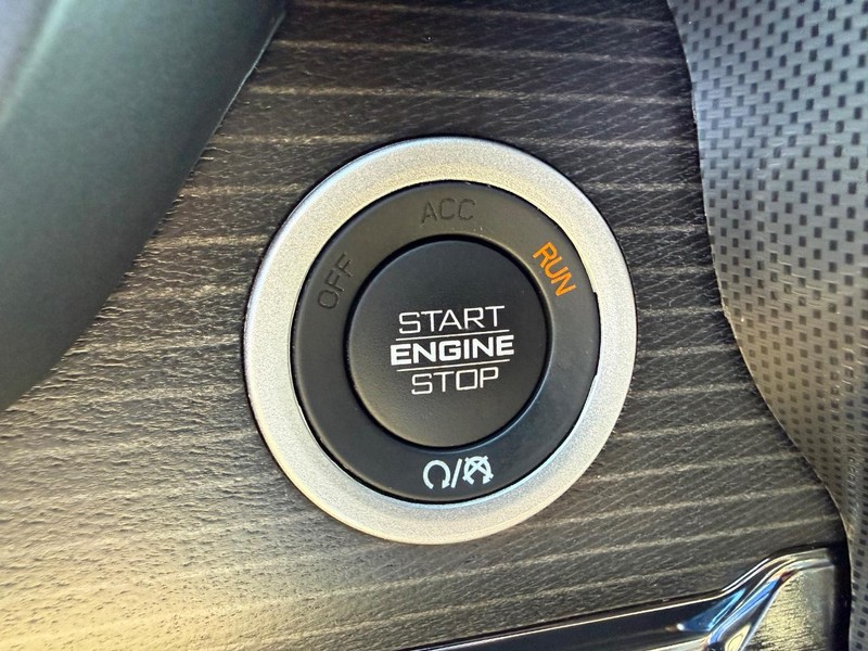 Ram 1500 Vehicle Full-screen Gallery Image 22