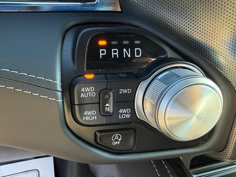 Ram 1500 Vehicle Full-screen Gallery Image 23