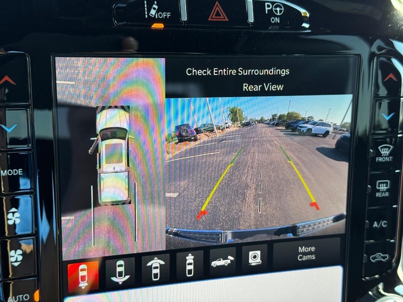 Ram 1500 Vehicle Full-screen Gallery Image 25