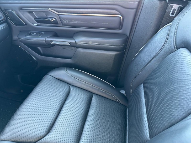 Ram 1500 Vehicle Full-screen Gallery Image 27