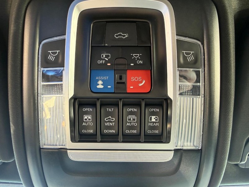 Ram 1500 Vehicle Full-screen Gallery Image 28
