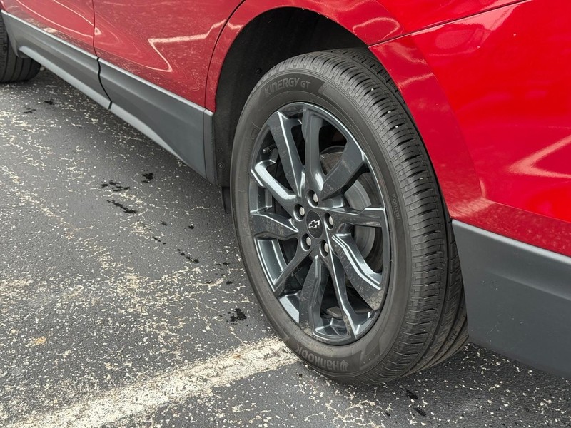 Chevrolet Equinox Vehicle Full-screen Gallery Image 6