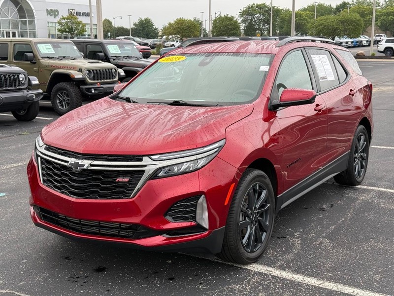 Chevrolet Equinox Vehicle Full-screen Gallery Image 10