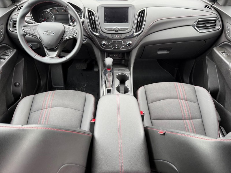 Chevrolet Equinox Vehicle Full-screen Gallery Image 14