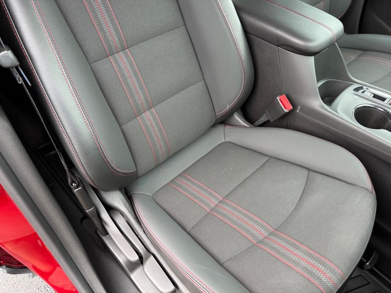 Chevrolet Equinox Vehicle Full-screen Gallery Image 17