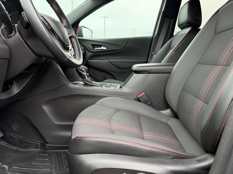 Chevrolet Equinox Vehicle Full-screen Gallery Image 19