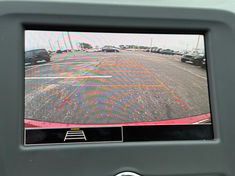 Chevrolet Equinox Vehicle Full-screen Gallery Image 26