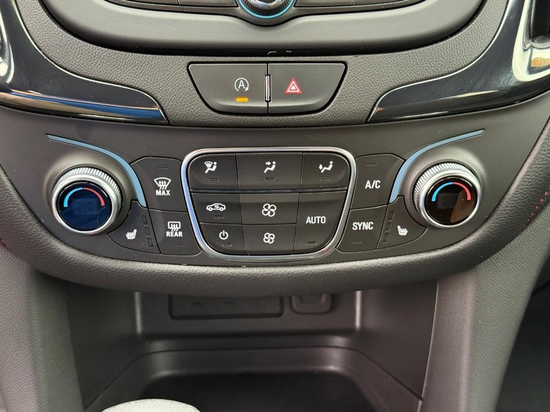 Chevrolet Equinox Vehicle Full-screen Gallery Image 27