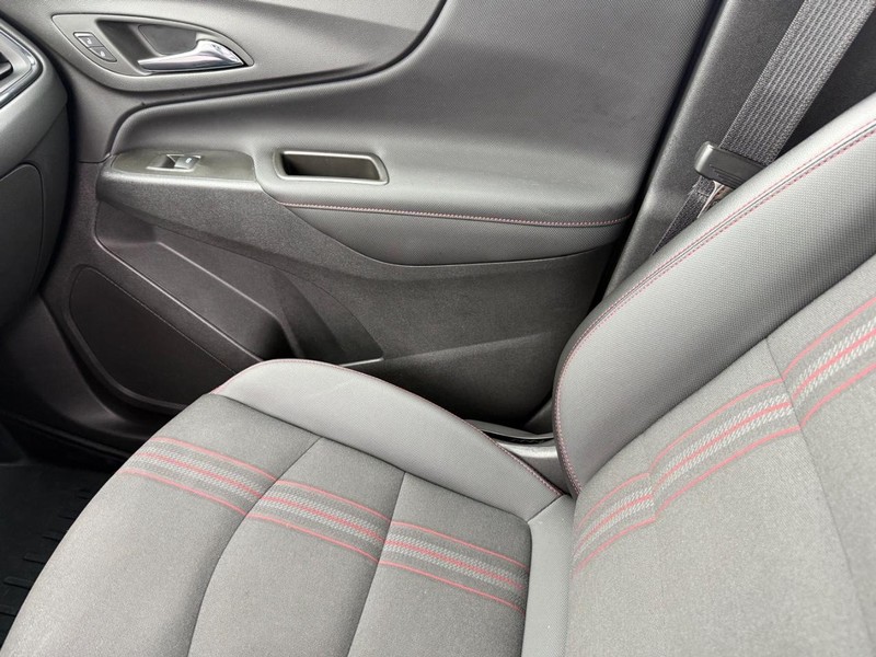 Chevrolet Equinox Vehicle Full-screen Gallery Image 29