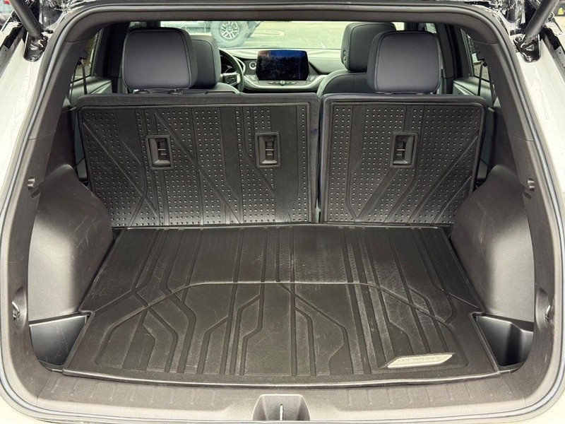 Chevrolet Blazer Vehicle Full-screen Gallery Image 7