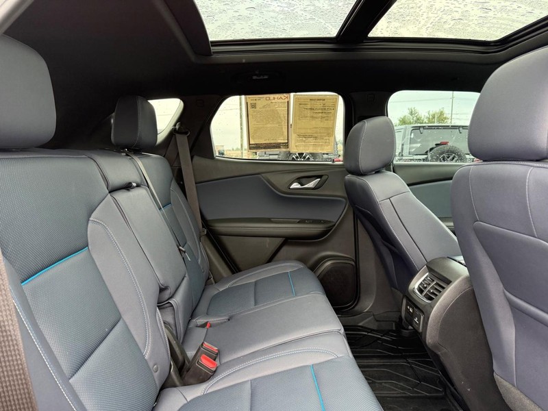 Chevrolet Blazer Vehicle Full-screen Gallery Image 12