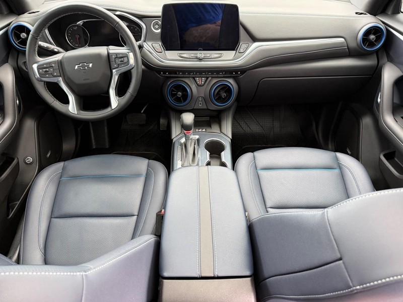 Chevrolet Blazer Vehicle Full-screen Gallery Image 15