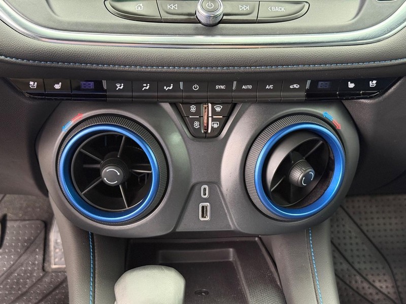 Chevrolet Blazer Vehicle Full-screen Gallery Image 28