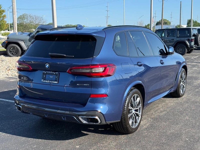 BMW X5 Vehicle Full-screen Gallery Image 3