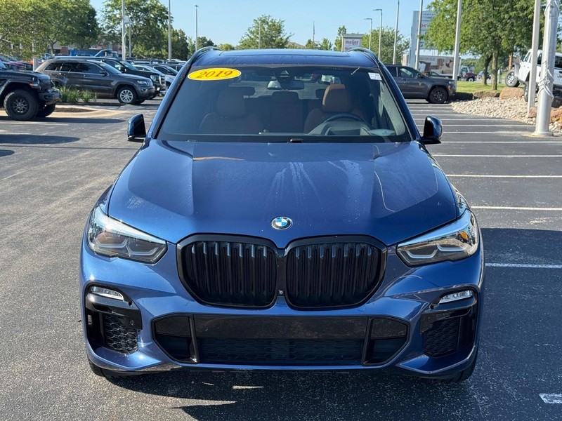 BMW X5 Vehicle Full-screen Gallery Image 10