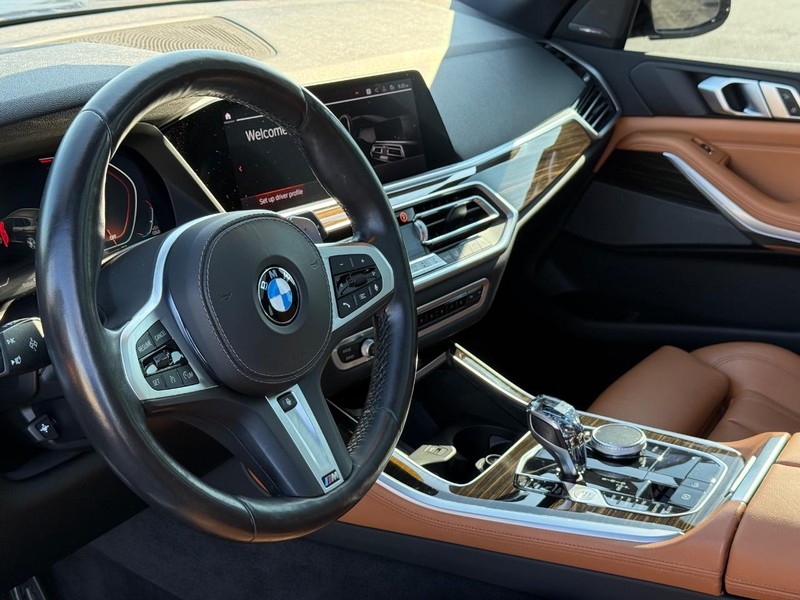 BMW X5 Vehicle Full-screen Gallery Image 20