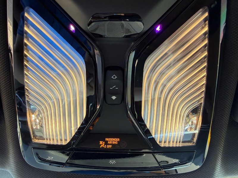 BMW X5 Vehicle Full-screen Gallery Image 30