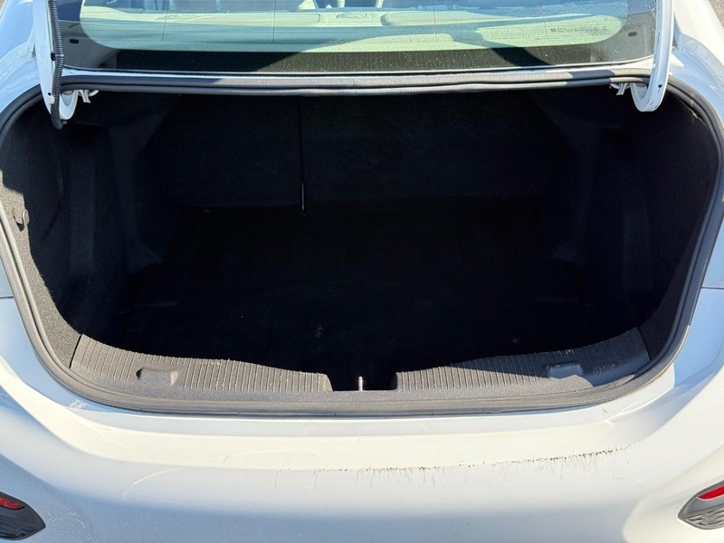 Chevrolet Cruze Vehicle Full-screen Gallery Image 7